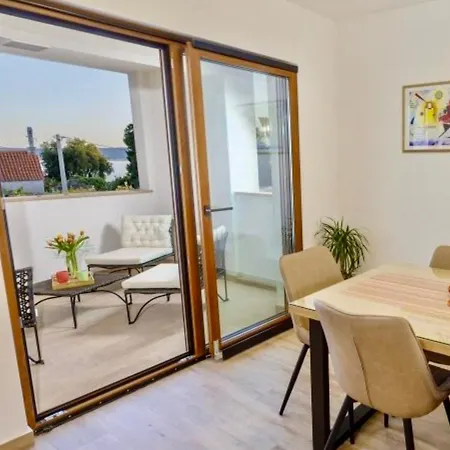 Holiday home Stylish New Zven Heated Pool Split