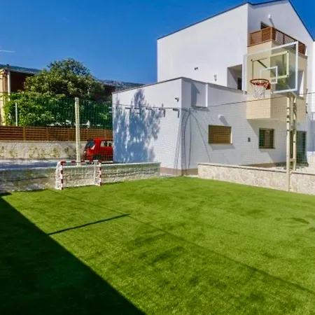 Stylish New Zven Heated Pool 度假居 *